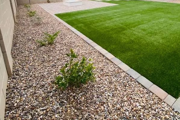 Decorative stone chippings
